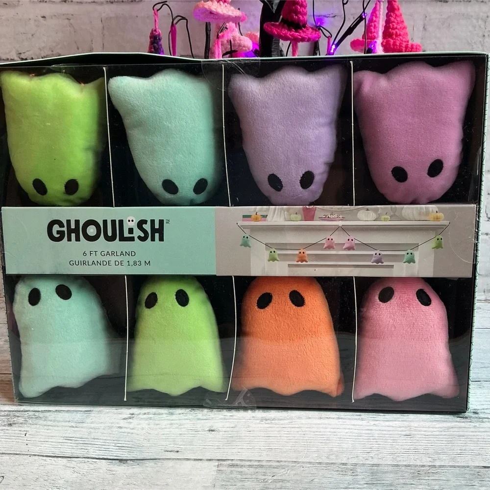 GHOULISH 6ft Plush Pastel Ghost Halloween Garland